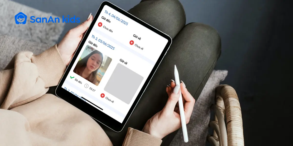 Tính năng điểm danh giáo viên bằng QR, AI hiện đại